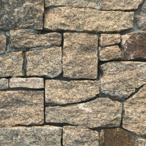 Granit Rustika Wandverblender auf Betonkern