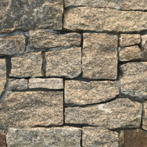 Quarzit Toskana Verblender auf Betonkern vergossen